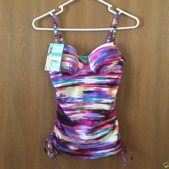 ๐ Assets by Spanx Swim Top - Picture 1 of 13